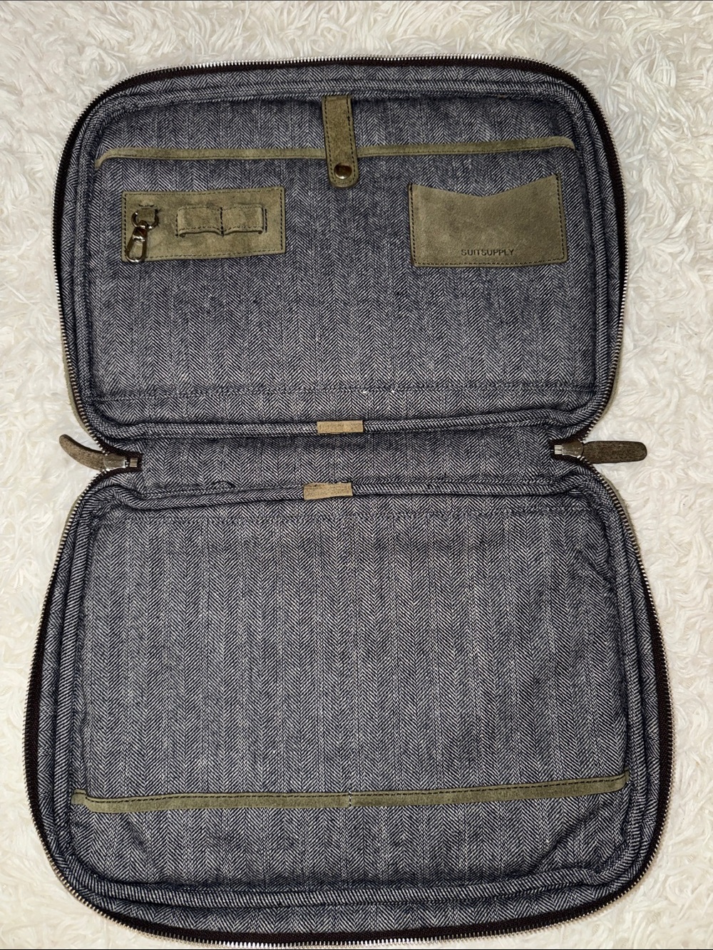 SuitSupply Green  Travel Tech Organizer